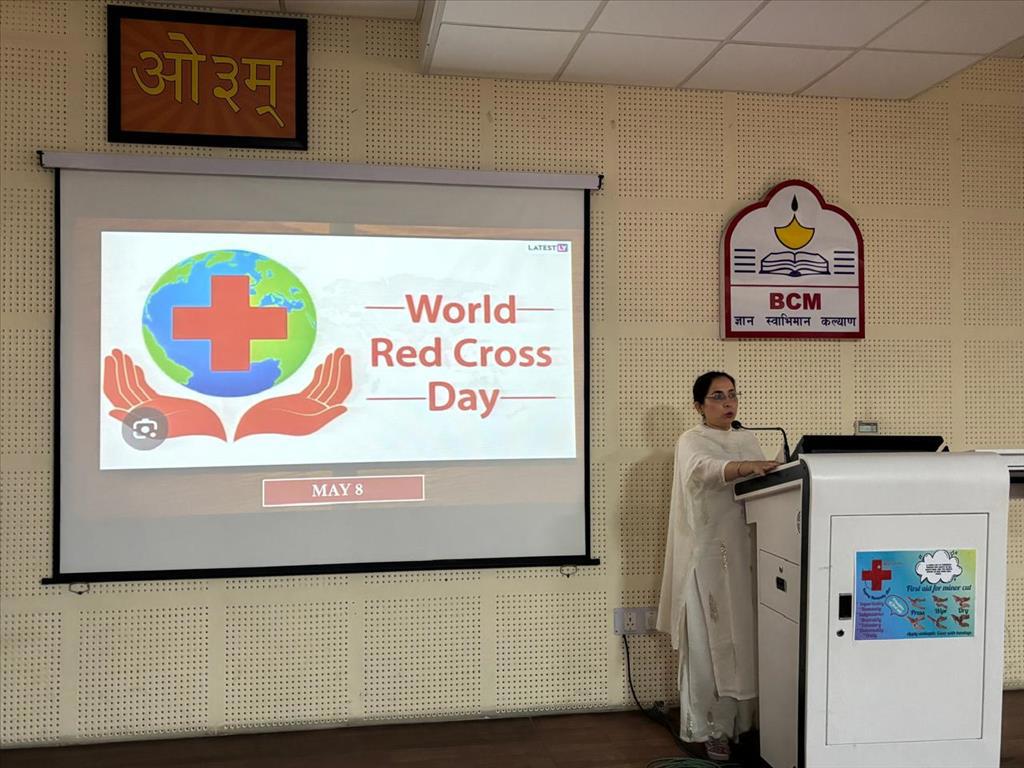 First Aid Demonstration by health club members