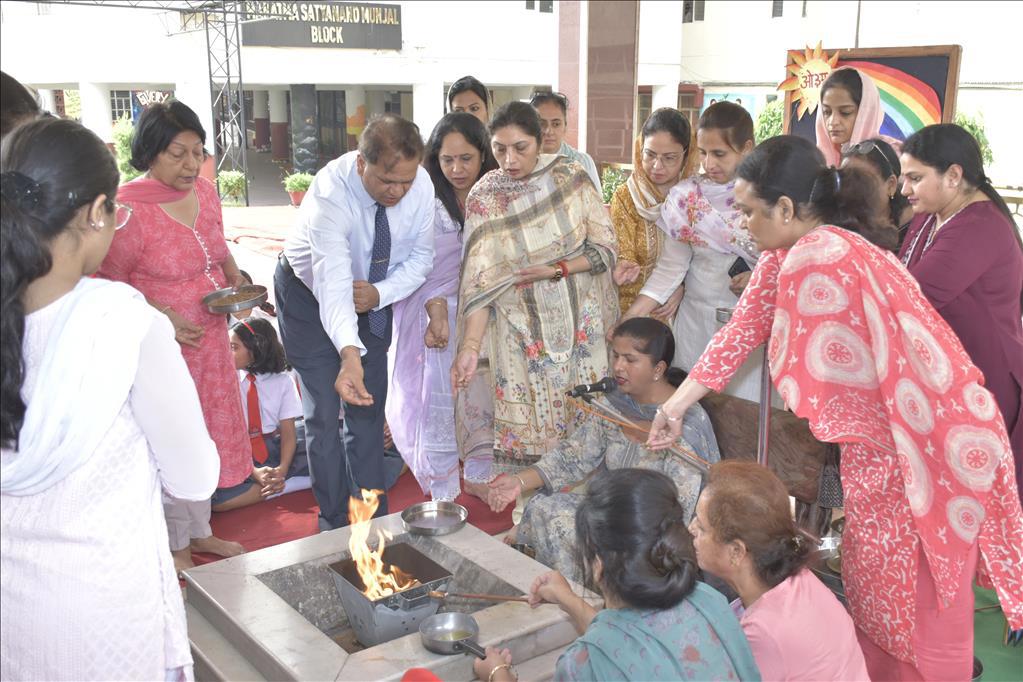 Hertfelt tribute to mrs mukta munjal